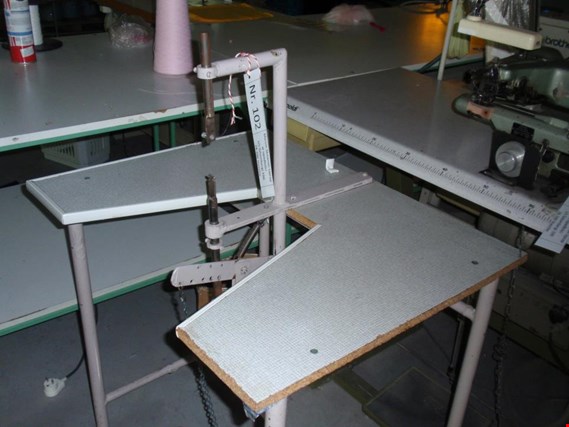 Used Device for manual fixing of pompoms for Sale (Auction Premium) | NetBid Industrial Auctions